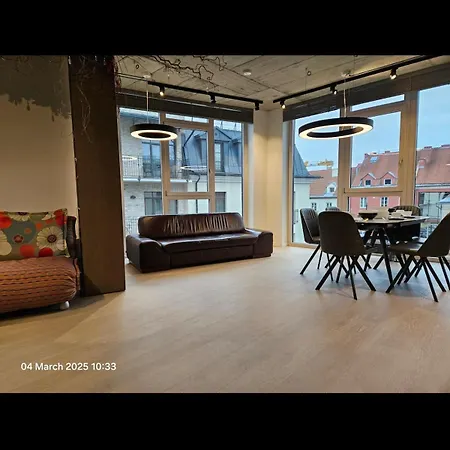 Happy Vip Lounge, Self Check-in, Parking Apartment *