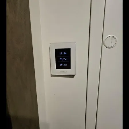 Happy Vip Lounge, Self Check-in, Parking * ヴィリニュス