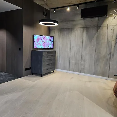 Happy Vip Lounge, Self Check-in, Parking * Vilnius