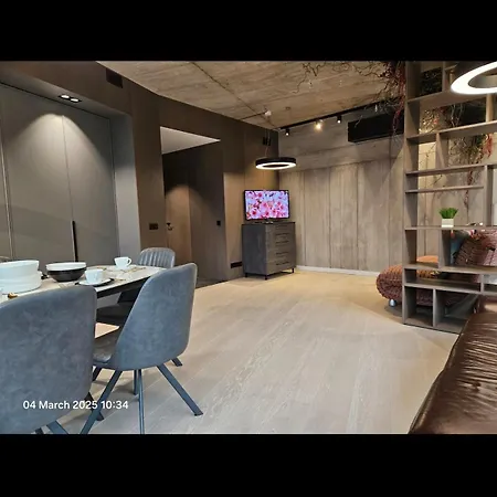 Happy Vip Lounge, Self Check-in, Parking Apartment