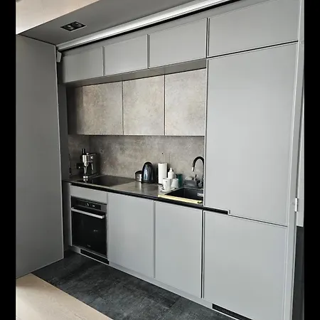 Happy Vip Lounge, Self Check-in, Parking *