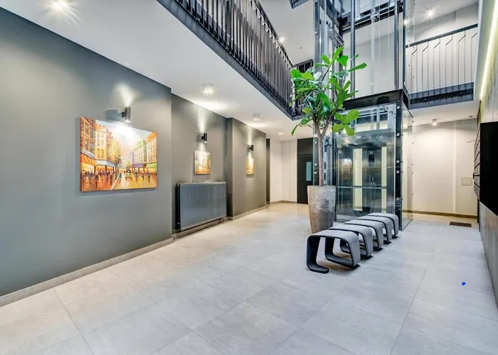 Happy Vip Lounge, Self Check-in, Parking Vilnius