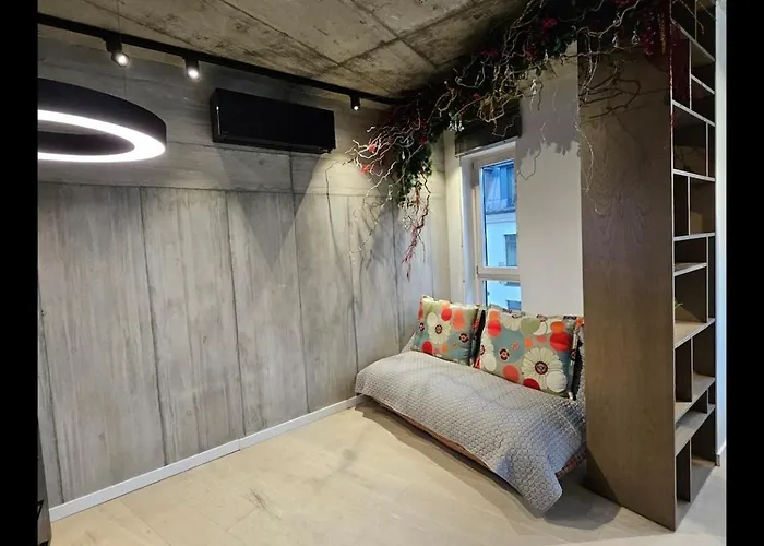 Happy Vip Lounge, Self Check-in, Parking