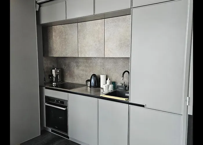 Happy Vip Lounge, Self Check-in, Parking *